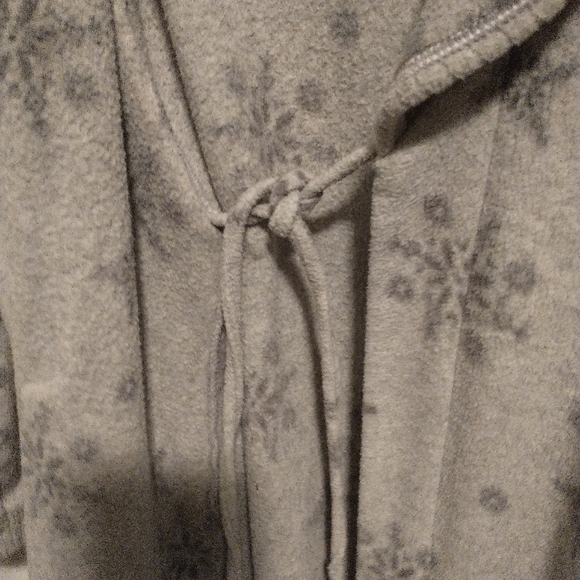 Bath Robe - Picture 4 of 9